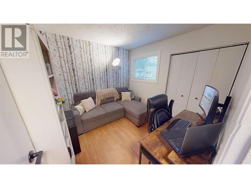 2309 7Th Street N, Cranbrook, BC - Indoor Photo Showing Living Room