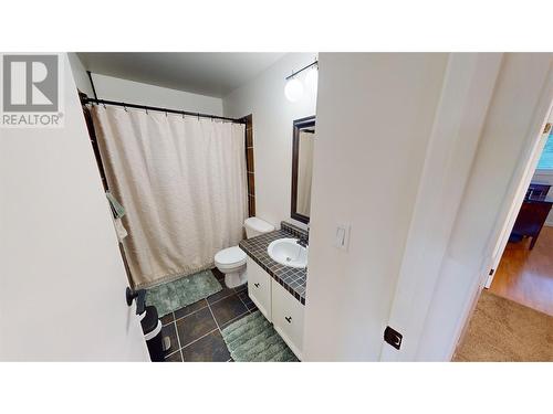 2309 7Th Street N, Cranbrook, BC - Indoor Photo Showing Bathroom