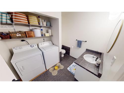 2309 7Th Street N, Cranbrook, BC - Indoor Photo Showing Laundry Room