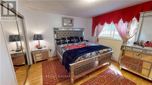 31 Wiltshire Boulevard, Welland, ON - Indoor Photo Showing Bedroom