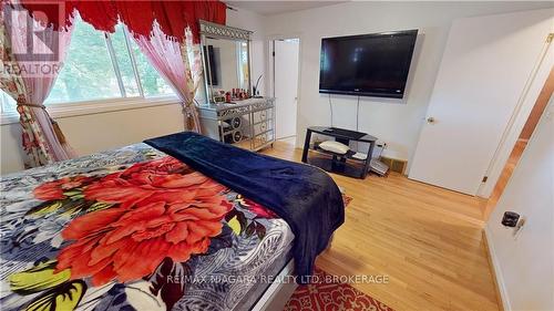 31 Wiltshire Boulevard, Welland, ON - Indoor Photo Showing Bedroom