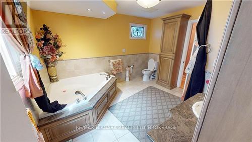 31 Wiltshire Boulevard, Welland, ON - Indoor Photo Showing Bathroom