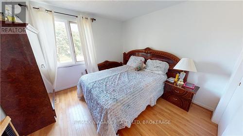 31 Wiltshire Boulevard, Welland, ON - Indoor Photo Showing Bedroom