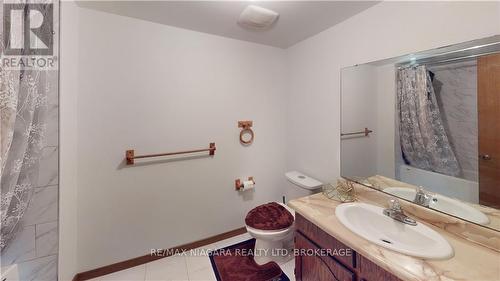 31 Wiltshire Boulevard, Welland, ON - Indoor Photo Showing Bathroom