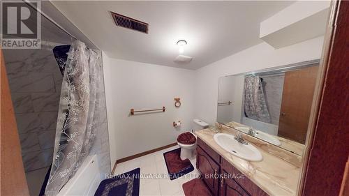 31 Wiltshire Boulevard, Welland, ON - Indoor Photo Showing Bathroom