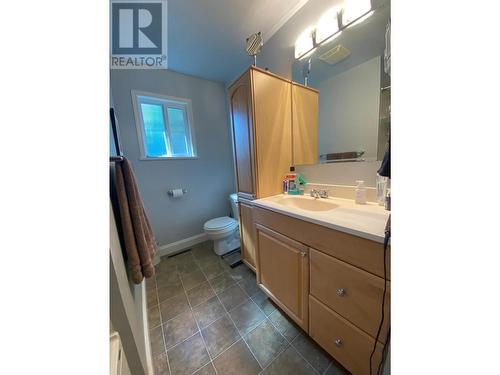 4702 Spurraway Road, Kamloops, BC - Indoor Photo Showing Bathroom