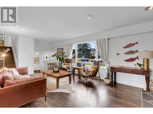 388 Explorer Crescent, Prince George, BC - Indoor Photo Showing Living Room