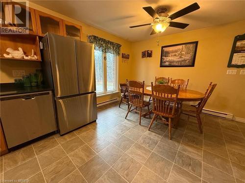 993 Chiswick Line, Powassan, ON - Indoor Photo Showing Dining Room