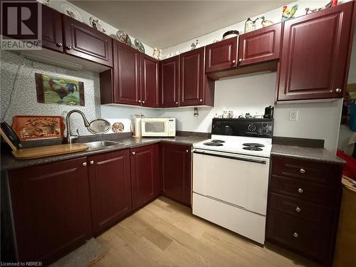 993 Chiswick Line, Powassan, ON - Indoor Photo Showing Kitchen