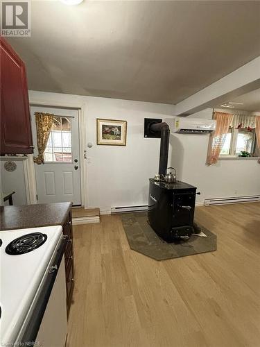 993 Chiswick Line, Powassan, ON - Indoor Photo Showing Kitchen