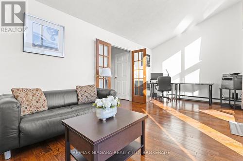 142 - 1058 Falgarwood Drive, Oakville (Iroquois Ridge South), ON - Indoor Photo Showing Living Room