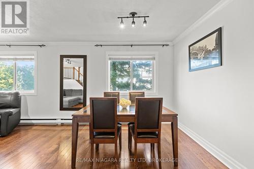 142 - 1058 Falgarwood Drive, Oakville (Iroquois Ridge South), ON - Indoor Photo Showing Dining Room