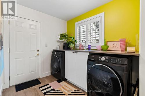 14 Lucia Court, Niagara-On-The-Lake, ON - Indoor Photo Showing Laundry Room