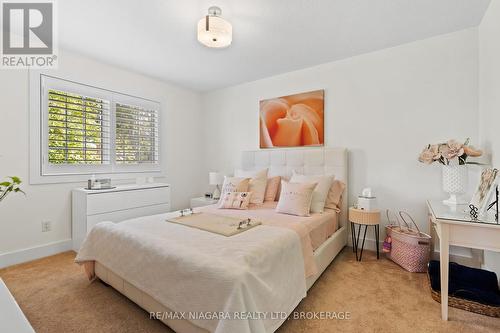 14 Lucia Court, Niagara-On-The-Lake, ON - Indoor Photo Showing Bedroom