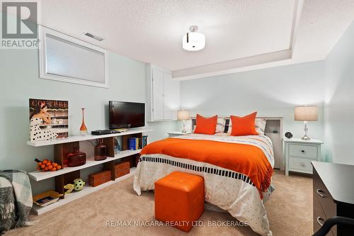 14 Lucia Court, Niagara-On-The-Lake, ON - Indoor Photo Showing Bedroom