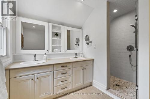 6 Simcoe Street, St. Catharines, ON - Indoor Photo Showing Bathroom