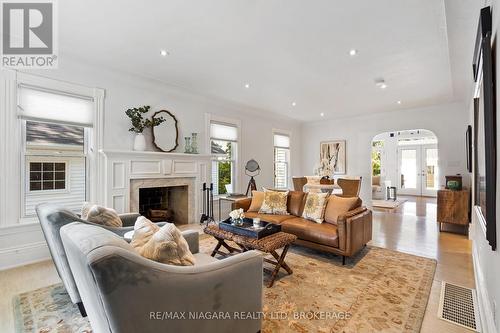 6 Simcoe Street, St. Catharines, ON - Indoor Photo Showing Living Room With Fireplace