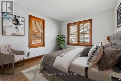 4981 Second Avenue, Niagara Falls, ON - Indoor Photo Showing Bedroom