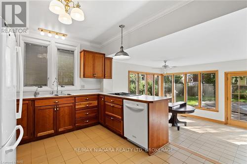 4981 Second Avenue, Niagara Falls, ON - Indoor Photo Showing Kitchen With Double Sink