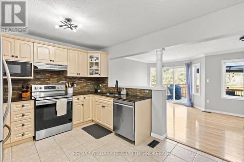 7 - 10 Stonecairn Drive, Cambridge, ON - Indoor Photo Showing Kitchen With Double Sink