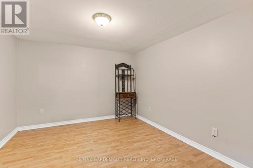 32 Manley Crescent, Thorold (558 - Confederation Heights), ON - Indoor Photo Showing Other Room