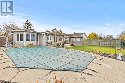 32 Manley Crescent, Thorold (558 - Confederation Heights), ON - Outdoor With In Ground Pool