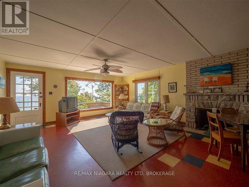 10209 Camelot Drive, Wainfleet (Lakeshore), ON - Indoor Photo Showing Other Room