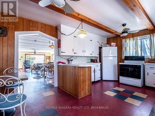 10209 Camelot Drive, Wainfleet (Lakeshore), ON - Indoor Photo Showing Kitchen