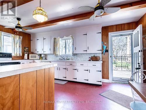 10209 Camelot Drive, Wainfleet (Lakeshore), ON - Indoor Photo Showing Kitchen