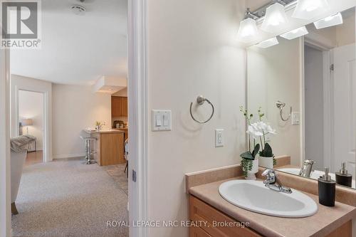 4 Avery Crescent, St. Catharines (456 - Oakdale), ON - Indoor Photo Showing Bathroom