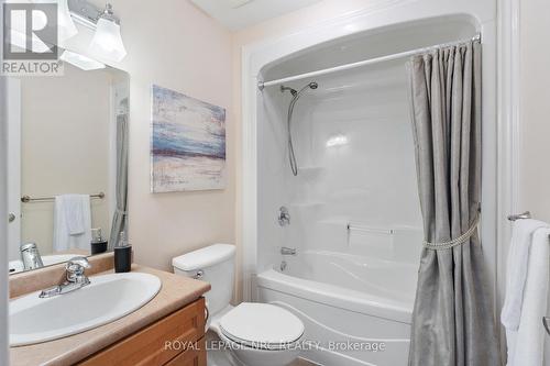 4 Avery Crescent, St. Catharines (456 - Oakdale), ON - Indoor Photo Showing Bathroom