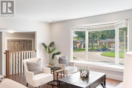 14 Laguna Crescent, St. Catharines (441 - Bunting/Linwell), ON - Indoor Photo Showing Living Room