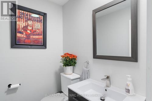 14 Laguna Crescent, St. Catharines (441 - Bunting/Linwell), ON - Indoor Photo Showing Bathroom