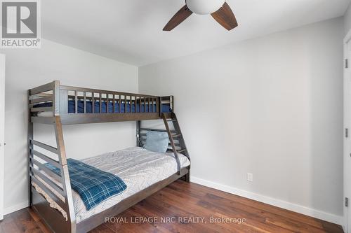 14 Laguna Crescent, St. Catharines (441 - Bunting/Linwell), ON - Indoor Photo Showing Bedroom