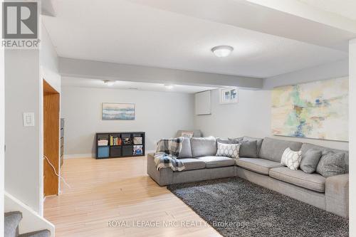 14 Laguna Crescent, St. Catharines (441 - Bunting/Linwell), ON - Indoor Photo Showing Living Room