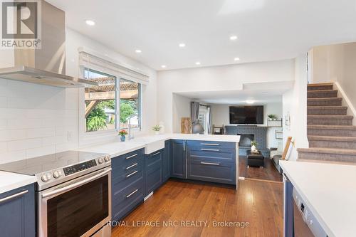 14 Laguna Crescent, St. Catharines (441 - Bunting/Linwell), ON - Indoor Photo Showing Kitchen With Upgraded Kitchen