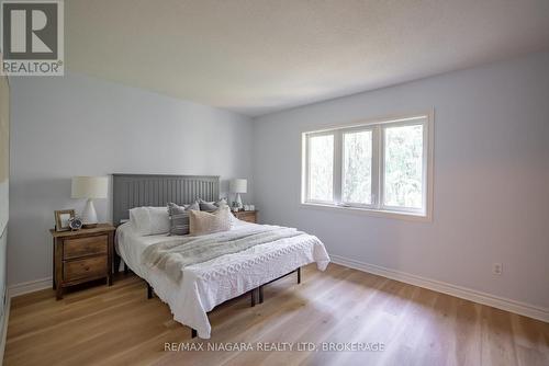 122 Welland Road, Pelham (Fonthill), ON - Indoor Photo Showing Bedroom