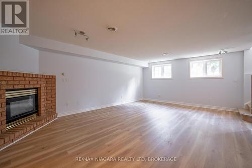 122 Welland Road, Pelham (Fonthill), ON - Indoor Photo Showing Living Room With Fireplace