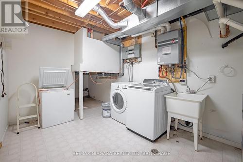 122 Welland Road, Pelham (Fonthill), ON - Indoor Photo Showing Laundry Room