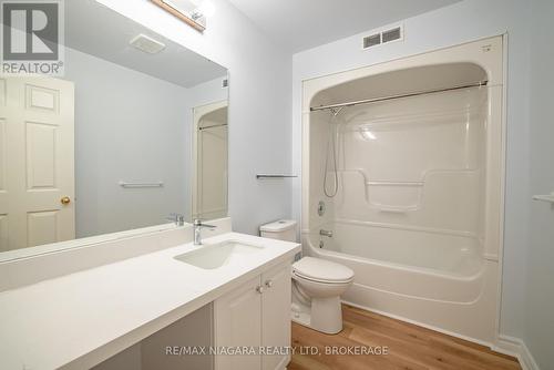 122 Welland Road, Pelham (Fonthill), ON - Indoor Photo Showing Bathroom