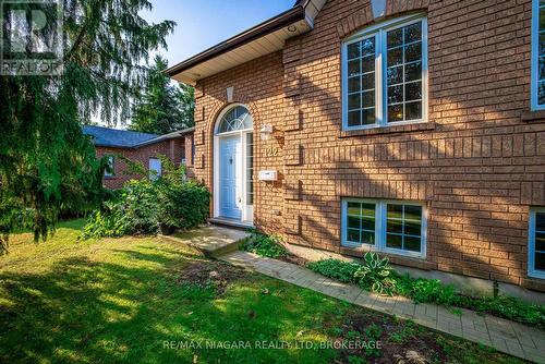 122 Welland Road, Pelham (Fonthill), ON - Outdoor With Exterior