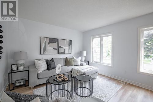 122 Welland Road, Pelham (Fonthill), ON - Indoor Photo Showing Living Room