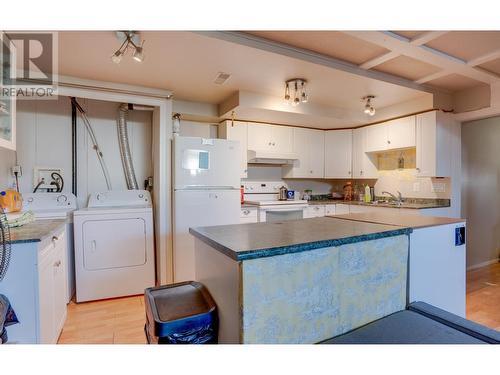 1707 45 Street, Vernon, BC - Indoor Photo Showing Laundry Room