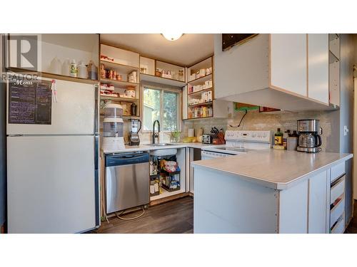 1707 45 Street, Vernon, BC - Indoor Photo Showing Kitchen