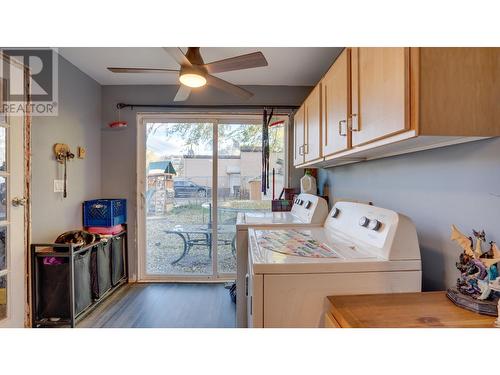 1707 45 Street, Vernon, BC - Indoor Photo Showing Laundry Room