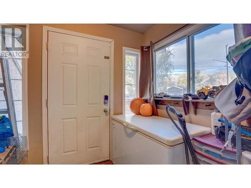 1707 45 Street, Vernon, BC - Indoor Photo Showing Other Room