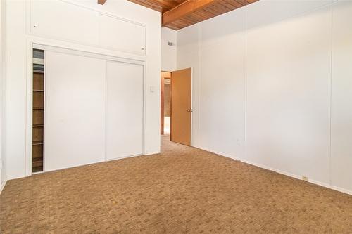 4902 Lakeshore Road, Kelowna, BC - Indoor Photo Showing Other Room