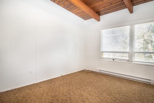 4902 Lakeshore Road, Kelowna, BC - Indoor Photo Showing Other Room