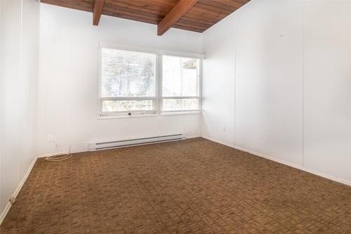 4902 Lakeshore Road, Kelowna, BC - Indoor Photo Showing Other Room