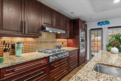 3430 Silverberry Road, Kelowna, BC - Indoor Photo Showing Kitchen With Upgraded Kitchen